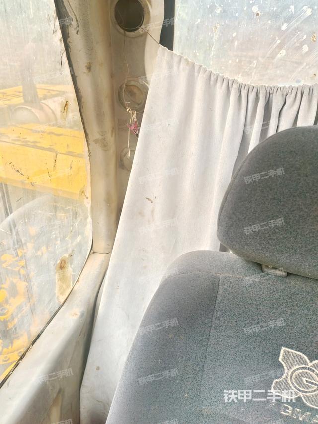 后窗玻璃角標(biāo)（駕駛室部分）