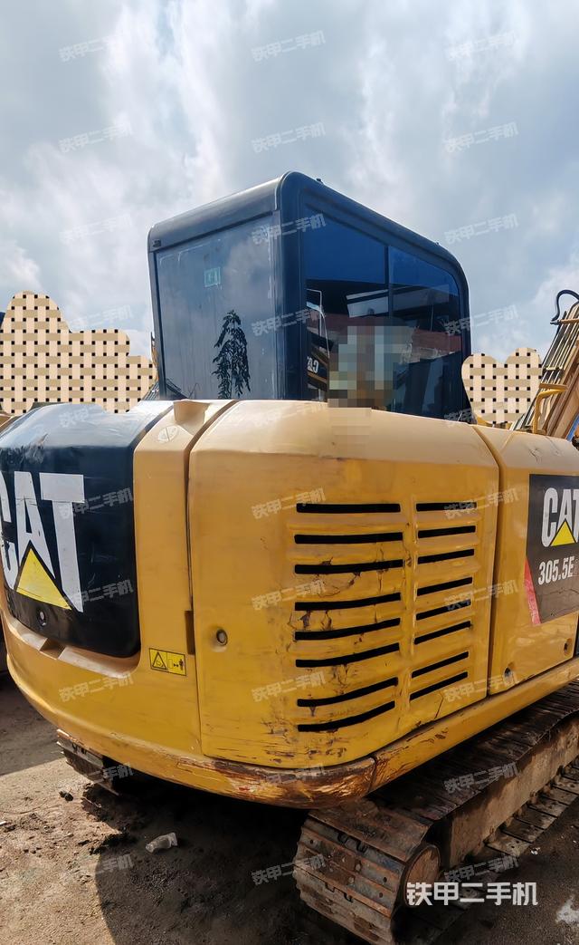 駕駛室頂部（整機(jī)外觀）