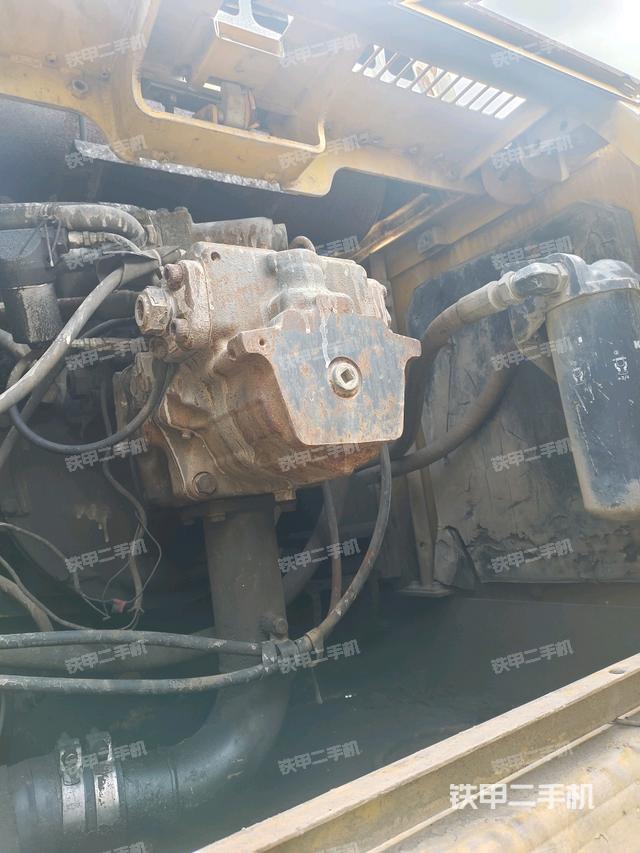 液壓泵斜45?左（大件艙室）