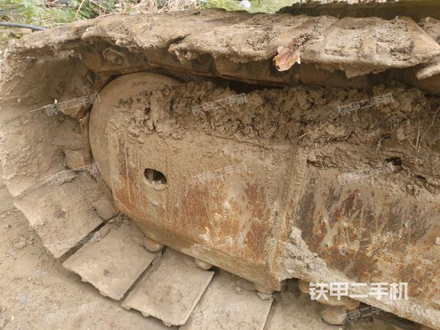 右驅(qū)動輪（行走機構(gòu)）