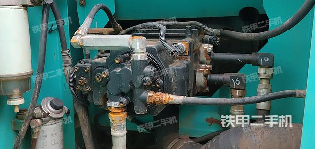 液壓泵艙室正面整體（整機(jī)外觀）