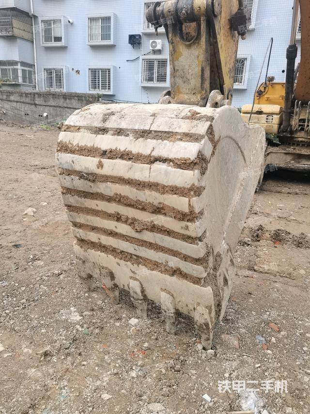 鏟斗右后整體（工作和回轉(zhuǎn)裝置）