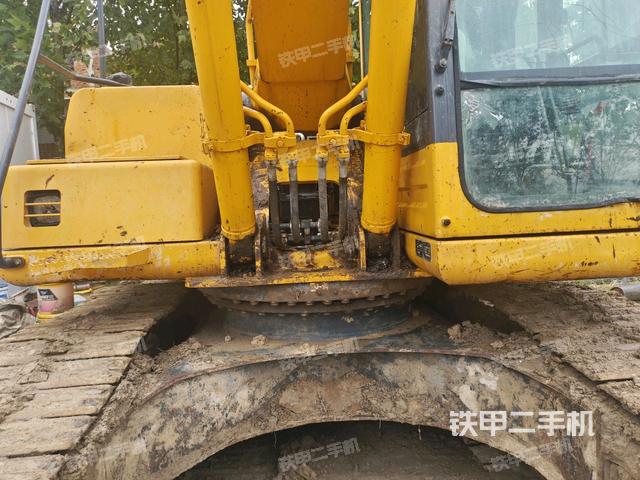 轉(zhuǎn)盤和下車架正前（工作和回轉(zhuǎn)裝置）