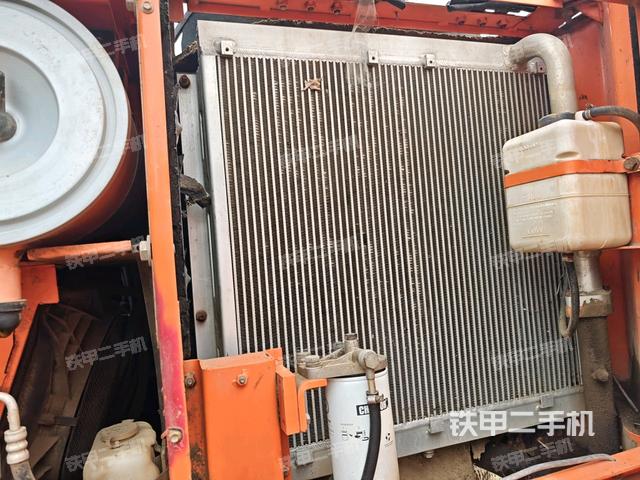 散熱器正面（大件艙室）