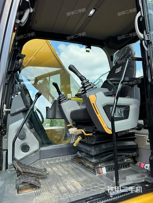 驾驶室整体（整机外观）