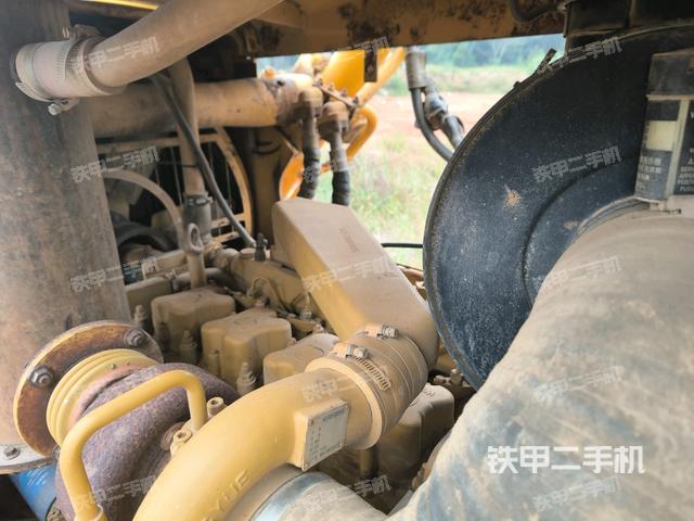 风扇及皮带（推土机发动机舱）