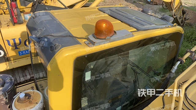 驾驶室顶部（整机外观）