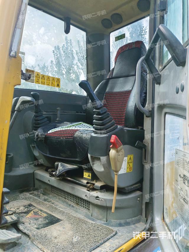 驾驶室整体（整机外观）