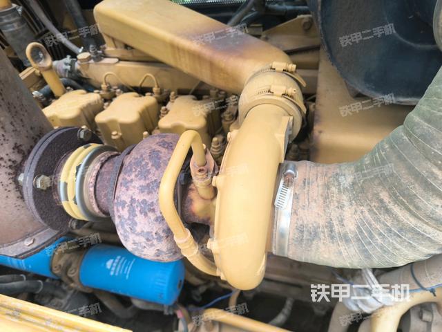 风扇及皮带（推土机发动机舱）