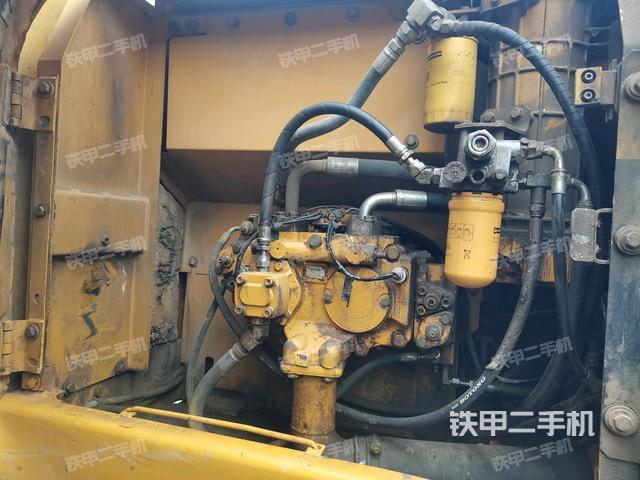 液壓泵斜45?右（大件艙室）