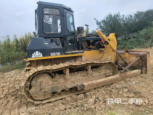 右后45°（推土机整车外观）