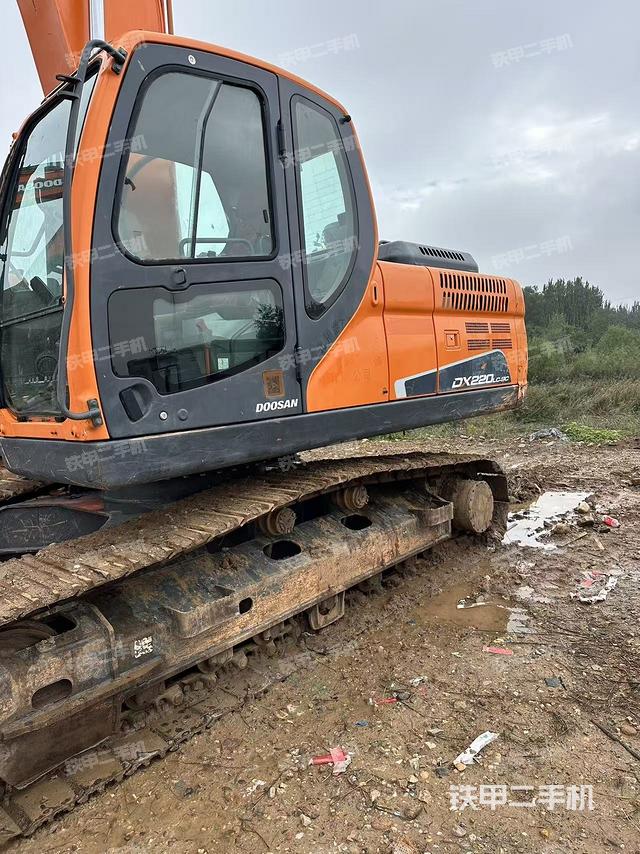 驾驶室整体（整机外观）