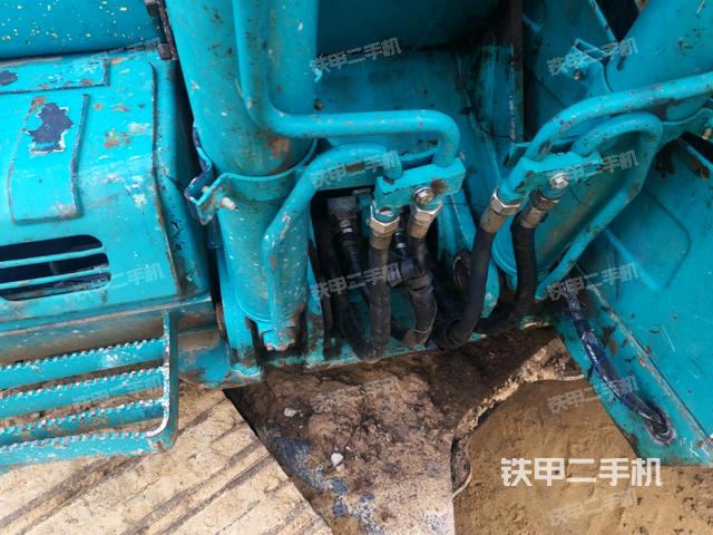 转盘和下车架正前（工作和回转装置）