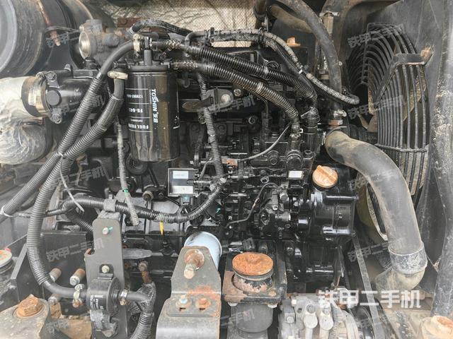 发动机室（上车部件）