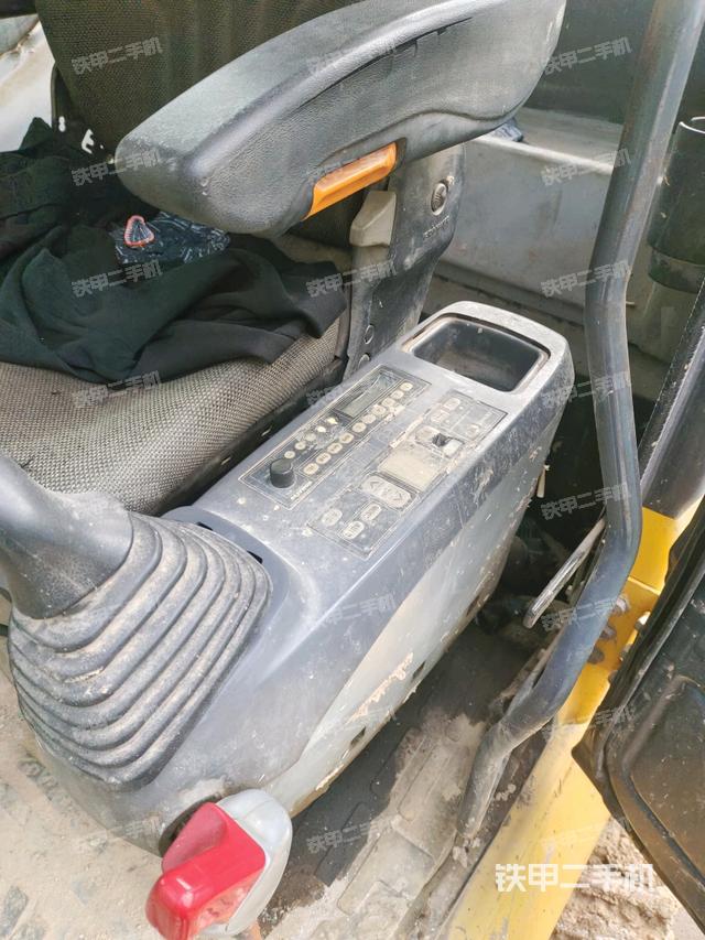 座椅左側控制臺/音響/含左手柄（駕駛室部分）