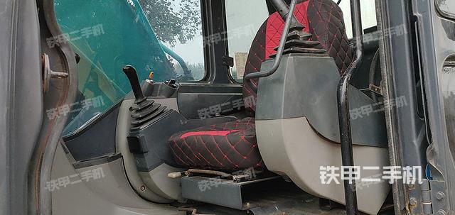 駕駛室整體（整機(jī)外觀）