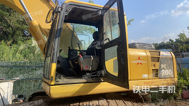 驾驶室整体（整机外观）