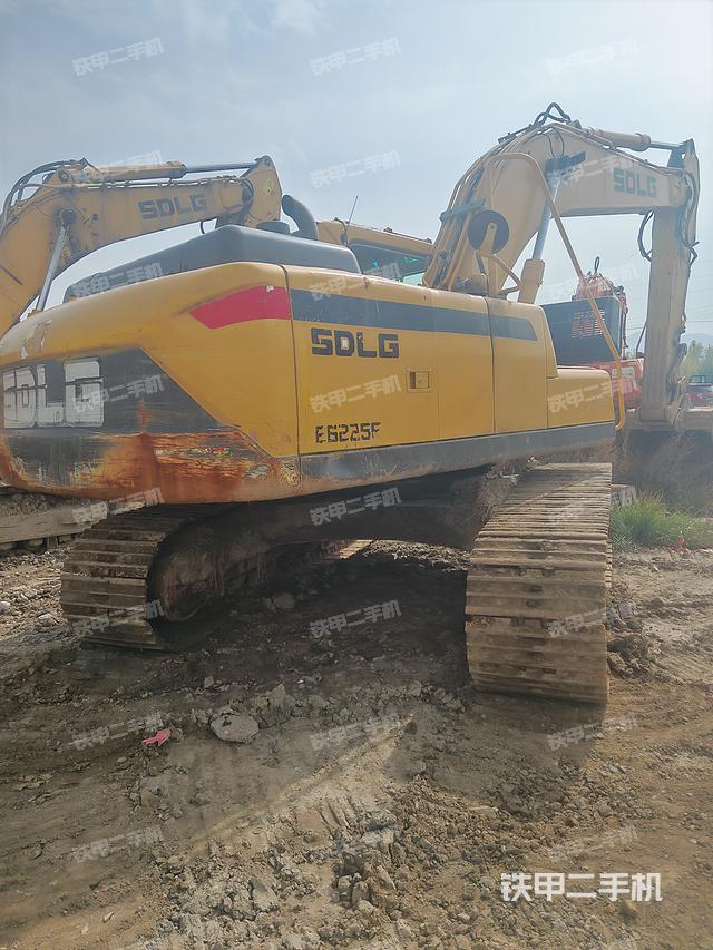 整機(jī)右后45°(整機(jī)外觀) 整機(jī)右后45°(整機(jī)外觀)