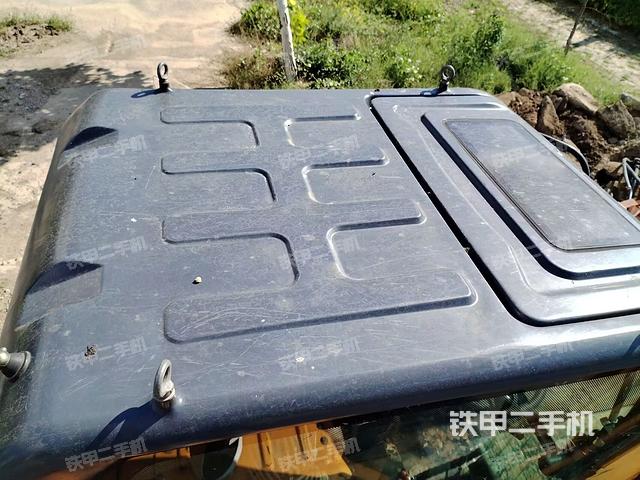 駕駛室頂部(整機外觀) 駕駛室頂部(整機外觀)