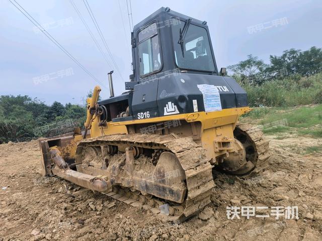 左后45°（推土机整车外观）