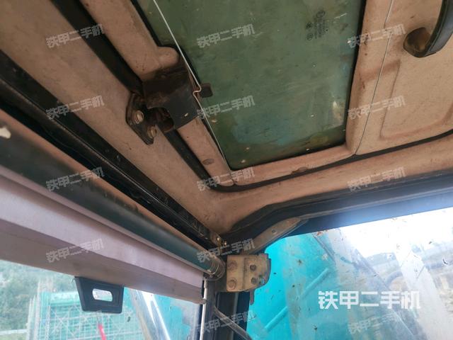 座椅后部（驾驶室部分）