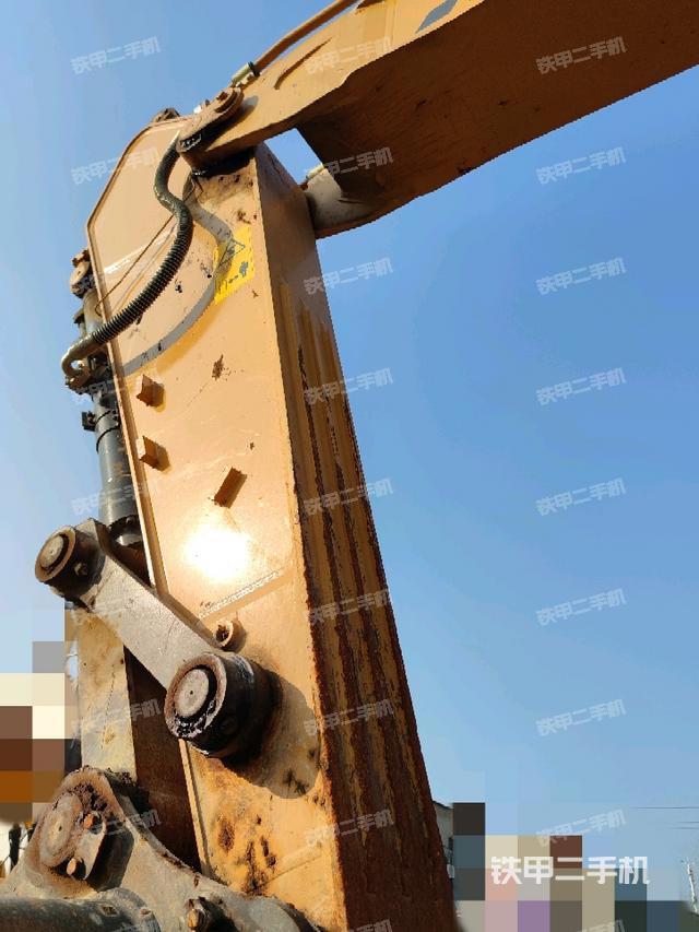 小臂整体左后（工作和回转装置）