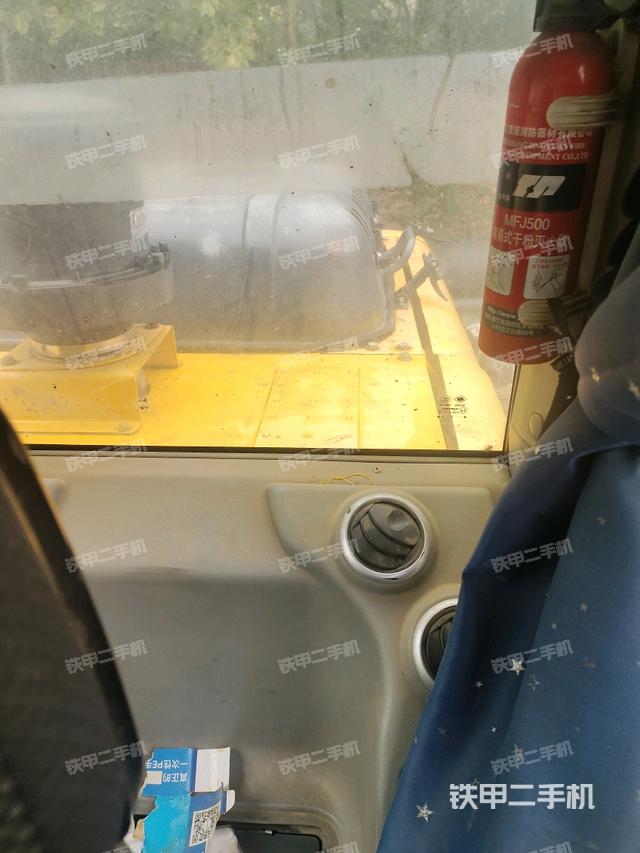 后窗玻璃角標（駕駛室部分）