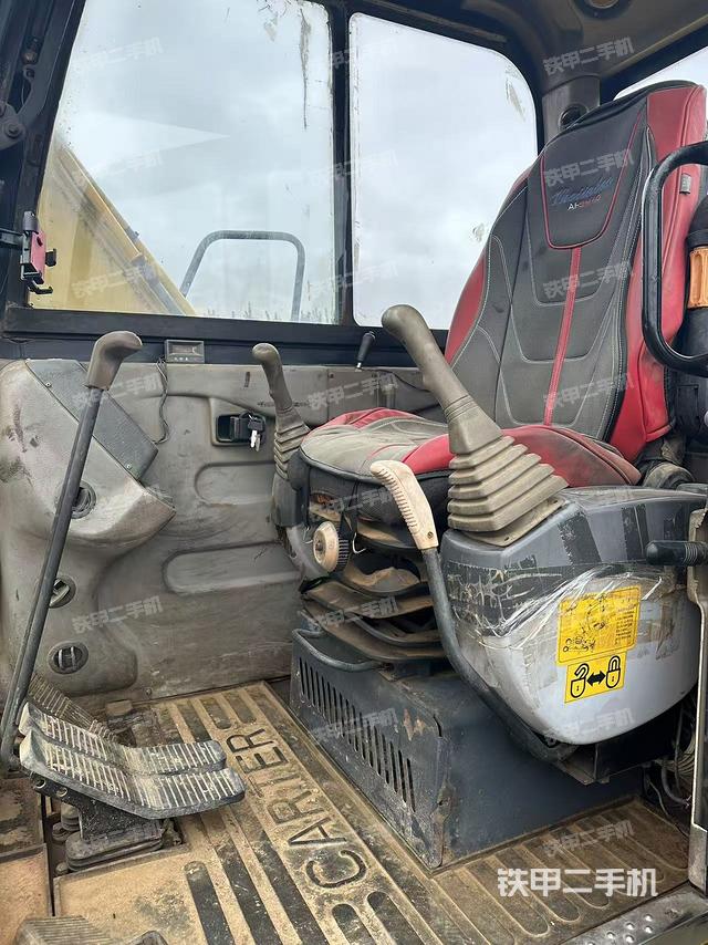 驾驶室顶部（整机外观）