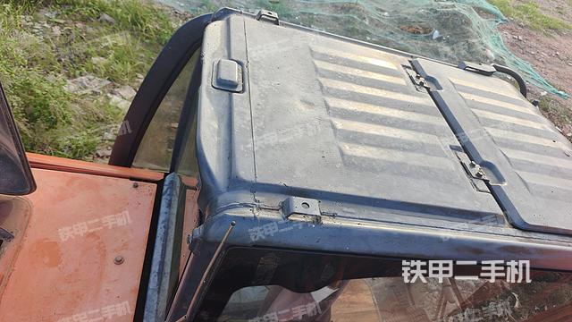 驾驶室顶部（整机外观）