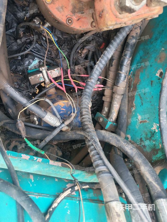 气门室盖螺丝特写（上车部件）