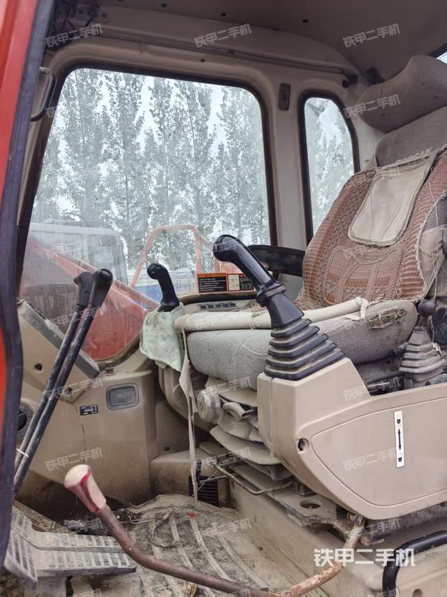 駕駛室整體（整機(jī)外觀）