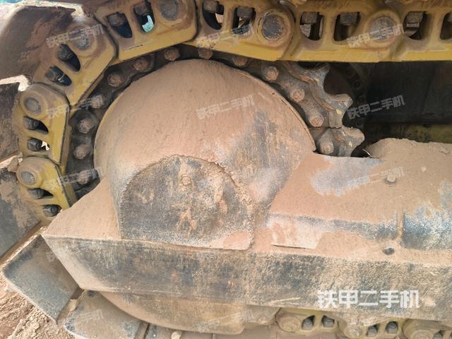 右引导轮（推土机底盘及工作装置）