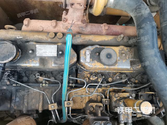 氣門室蓋螺絲特寫（上車部件）