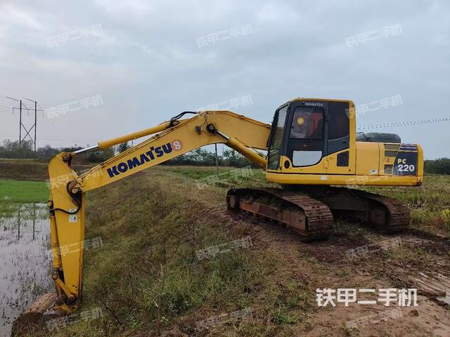 小松PC200-8M0挖掘機(jī)