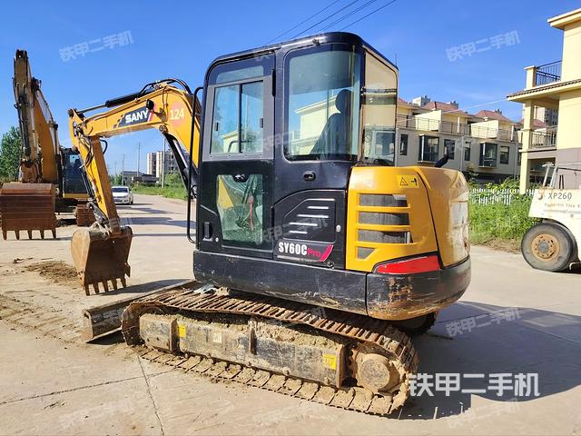 駕駛室整體（整機(jī)外觀）