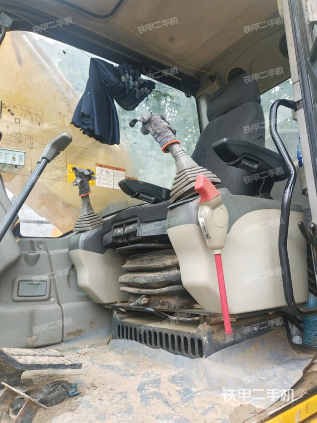 駕駛室正側(cè)（駕駛室部分）