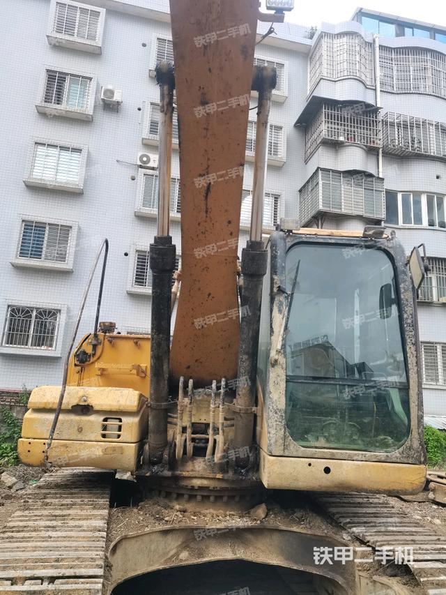 大臂油缸整體?豎拍（工作和回轉(zhuǎn)裝置）