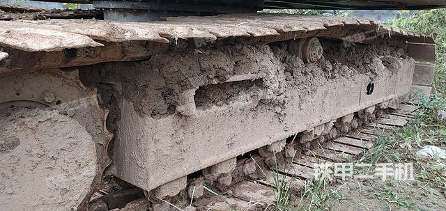 單側(cè)履帶整體(整機外觀) 單側(cè)履帶整體(整機外觀)