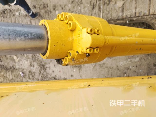 大臂油缸整體?豎拍（工作和回轉(zhuǎn)裝置）