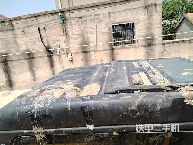 驾驶室顶部（整机外观）