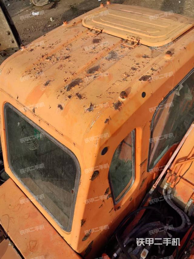 駕駛室頂部（整機(jī)外觀）