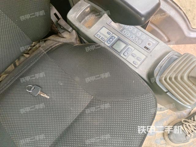 座椅左側(cè)控制臺/音響/含左手柄（駕駛室部分）