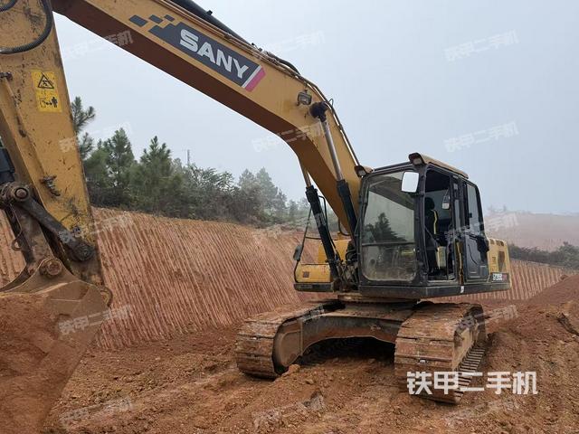 三一重工SY205C挖掘機(jī)