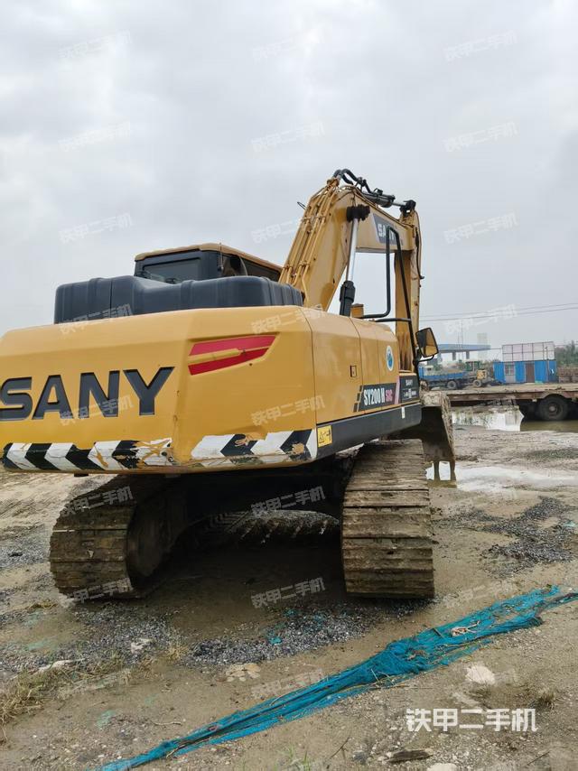 驾驶室顶部（整机外观）