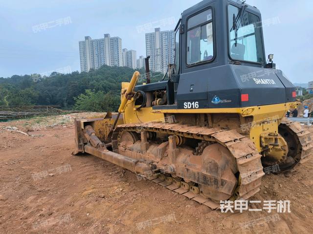 左后45°（推土机整车外观）