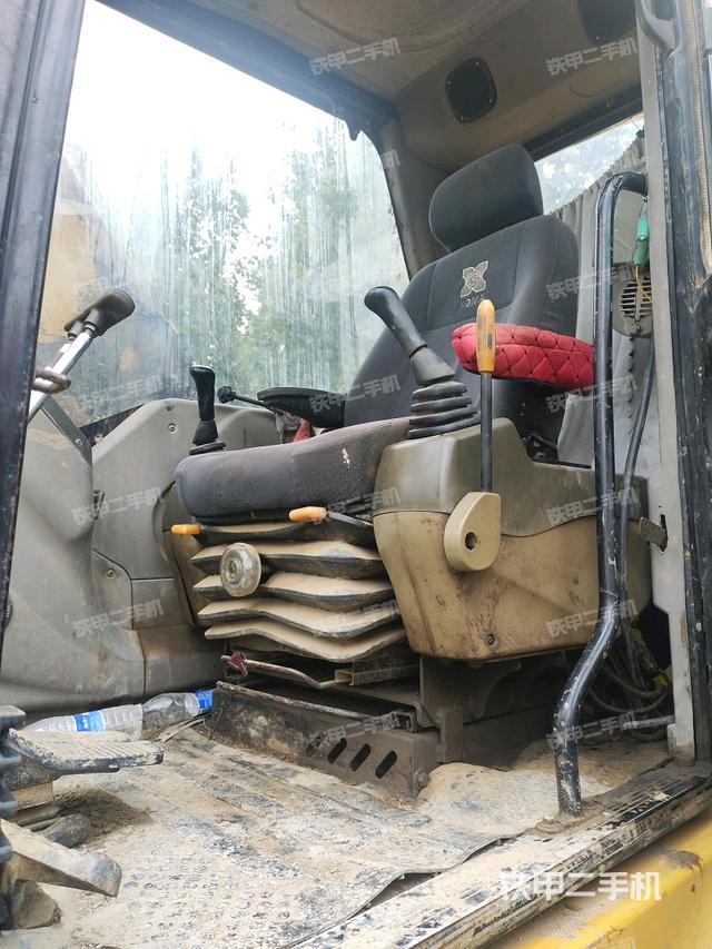 駕駛室正側(cè)（駕駛室部分）