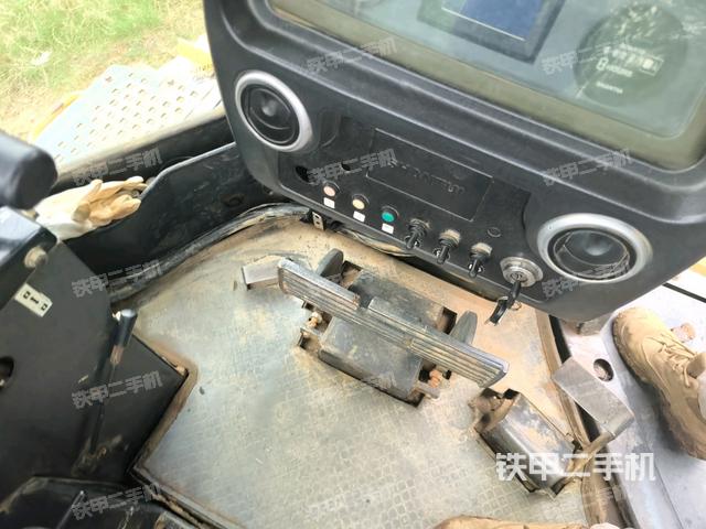 驾驶室右侧全景照（推土机驾驶室）