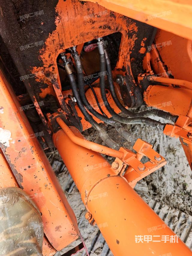 大臂背部俯視（工作和回轉(zhuǎn)裝置）