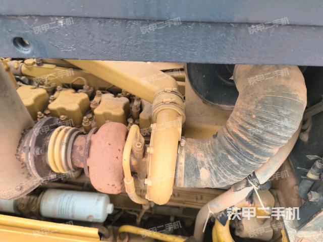 风扇及皮带（推土机发动机舱）