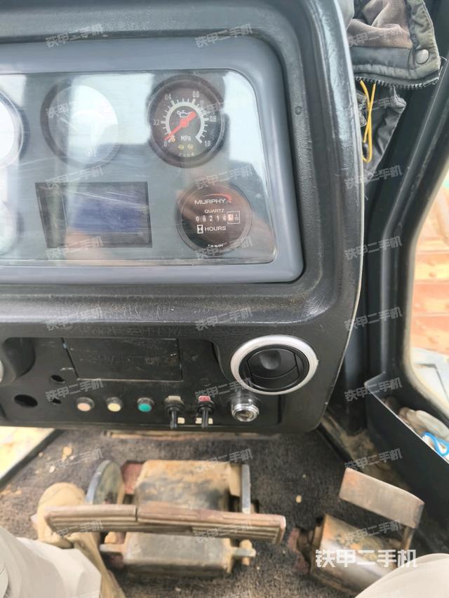 操作手柄左（推土機(jī)駕駛室）